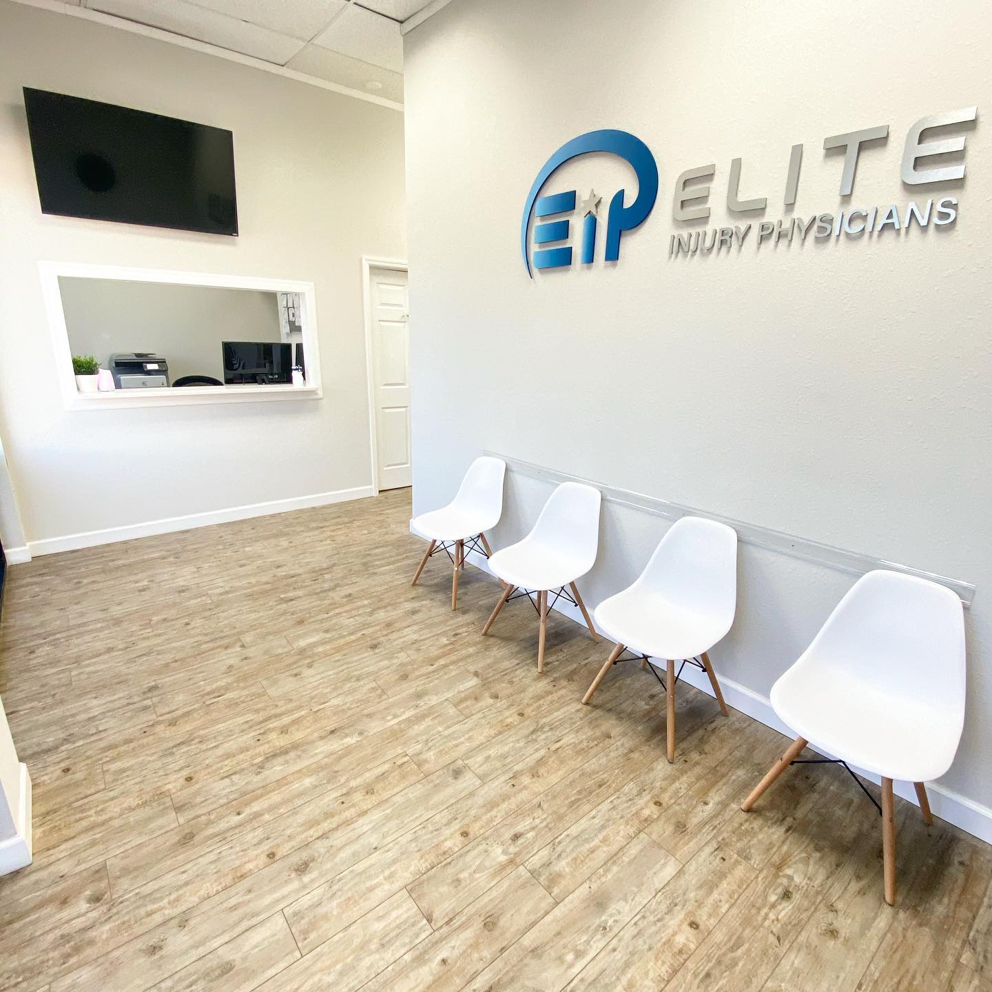 Welcoming Environment | Elite Injury Physicians Appointments in Clearwater, FL 